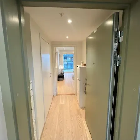 Moderne Selveierleilighet Med Terrasse I 5.etasje Apartment