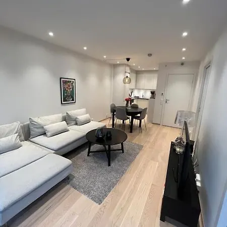 Moderne Selveierleilighet Med Terrasse I 5.etasje