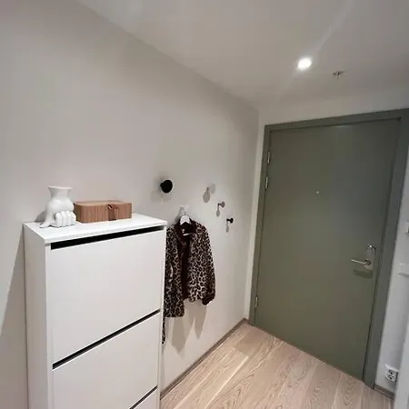 Moderne Selveierleilighet Med Terrasse I 5.etasje Apartment